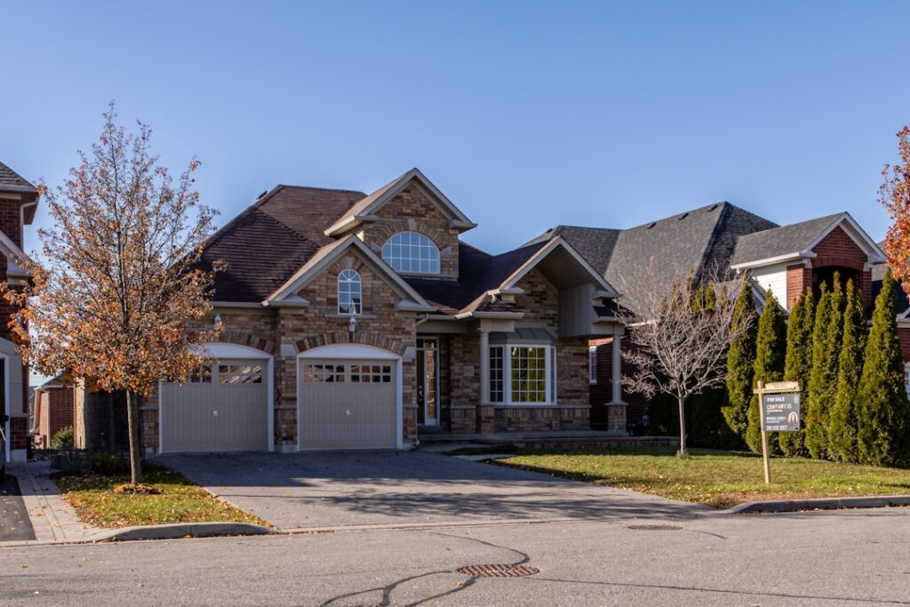 Het indrukwekkende huis van Koen van Heest: een blik in zijn nieuwe thuis in Amsterdam